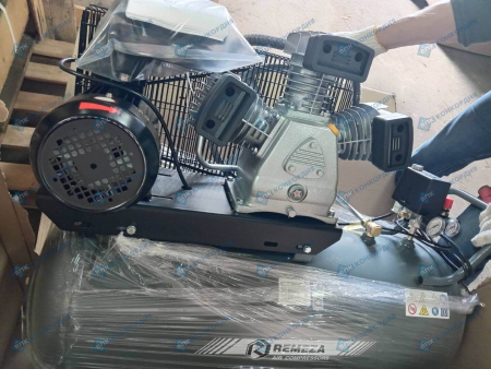 Поршневой компрессор Remeza СБ4/С-100.LB40 фото